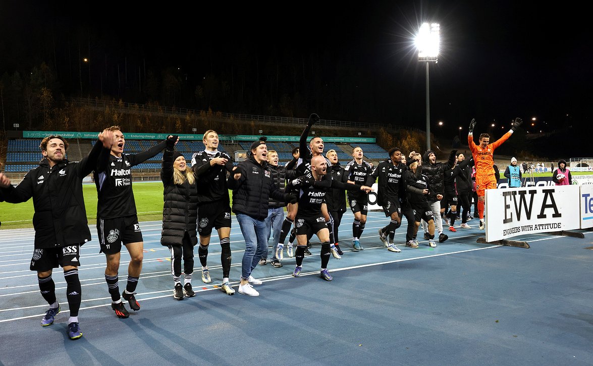 FC Lahti säilytti liigapaikkansa dramaattisten vaiheiden jälkeen – ”Näytimme sielua ja sydäntä”