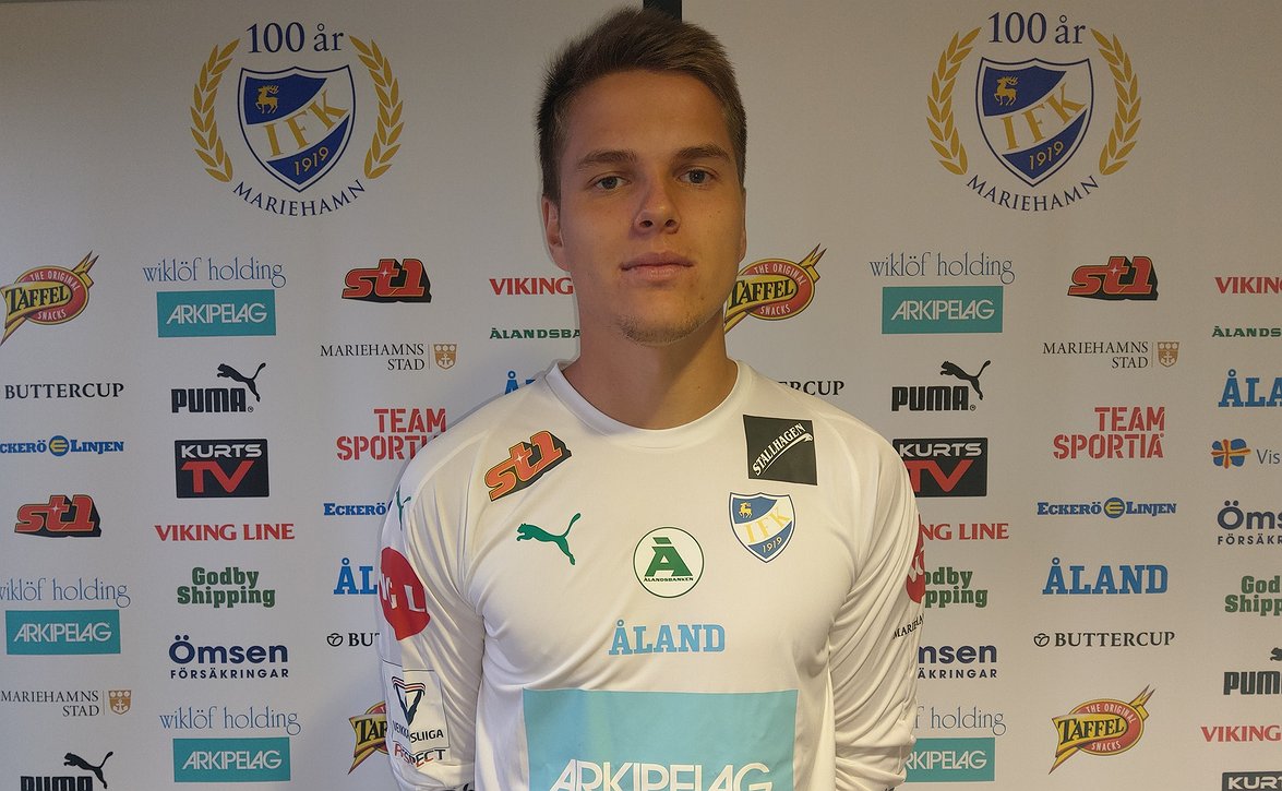 ​"Juttelin paljon Aapon kanssa" – velipoika taustalla Niilo Mäenpään IFK Mariehamn -siirrossa
