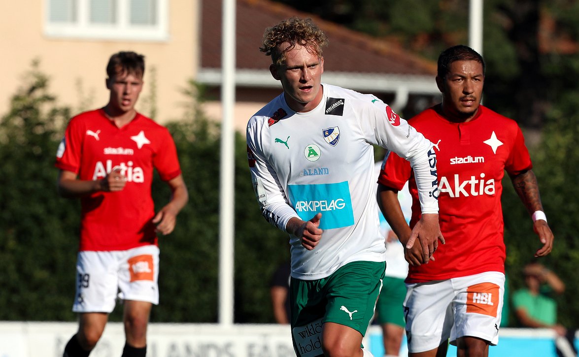 ​Oma kasvatti jatkaa – Joel Karlström ja IFK Mariehamn jatkosopimukseen