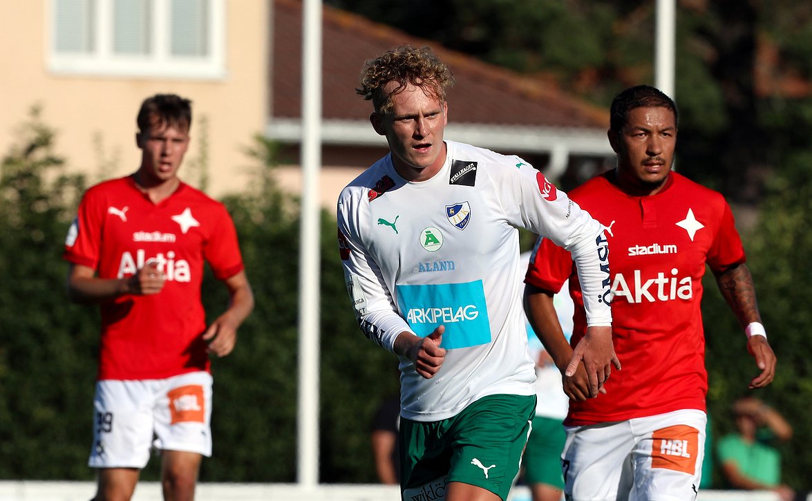 ​"Jatkon pitäisi ratketa parin viikon sisällä" – Joel Karlström ei palaa IFK Mariehamniin