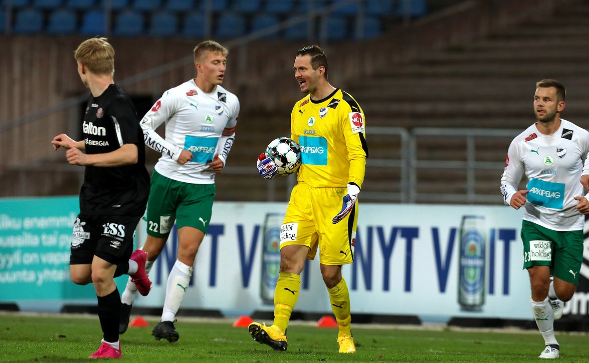 Oskari Forsman jatkaa IFK Mariehamnissa 