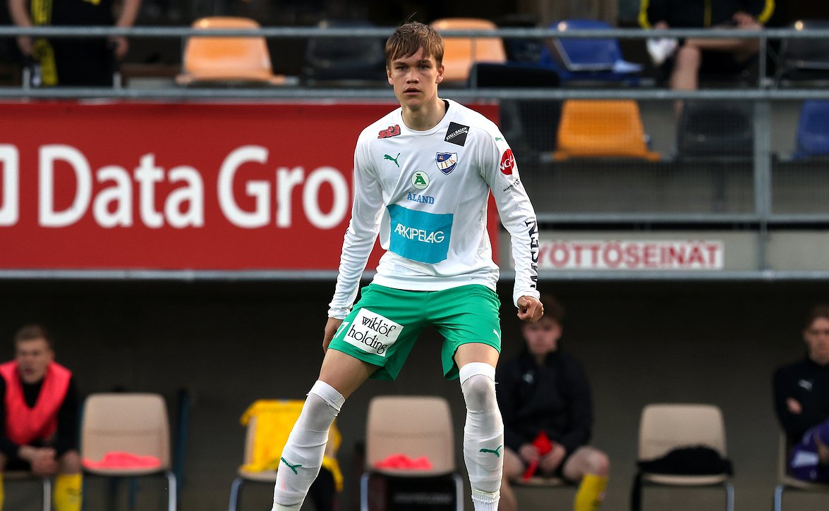 ​Lupaavalla Oscar Wiklöfillä erikoinen ongelma – iso osa IFK Mariehamnin harjoituksista jää väliin