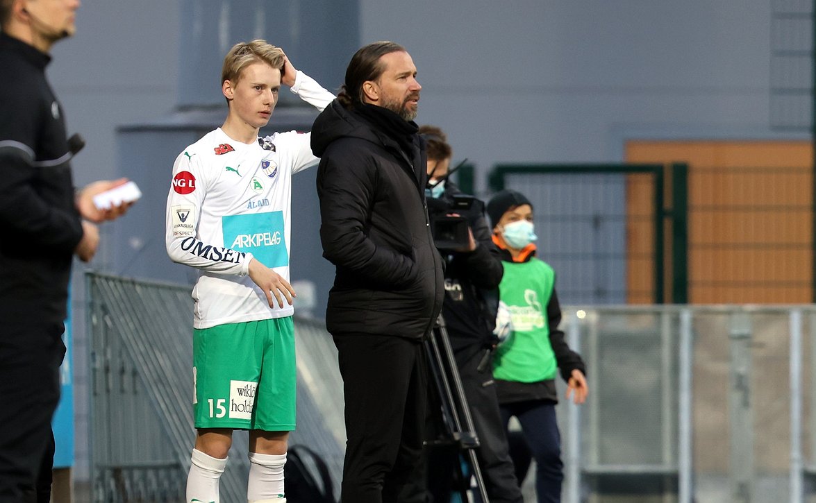 ​Lukas Syberyjski vapautettu tehtävistään – Daniel Norrmén IFK Mariehamnin peräsimeen