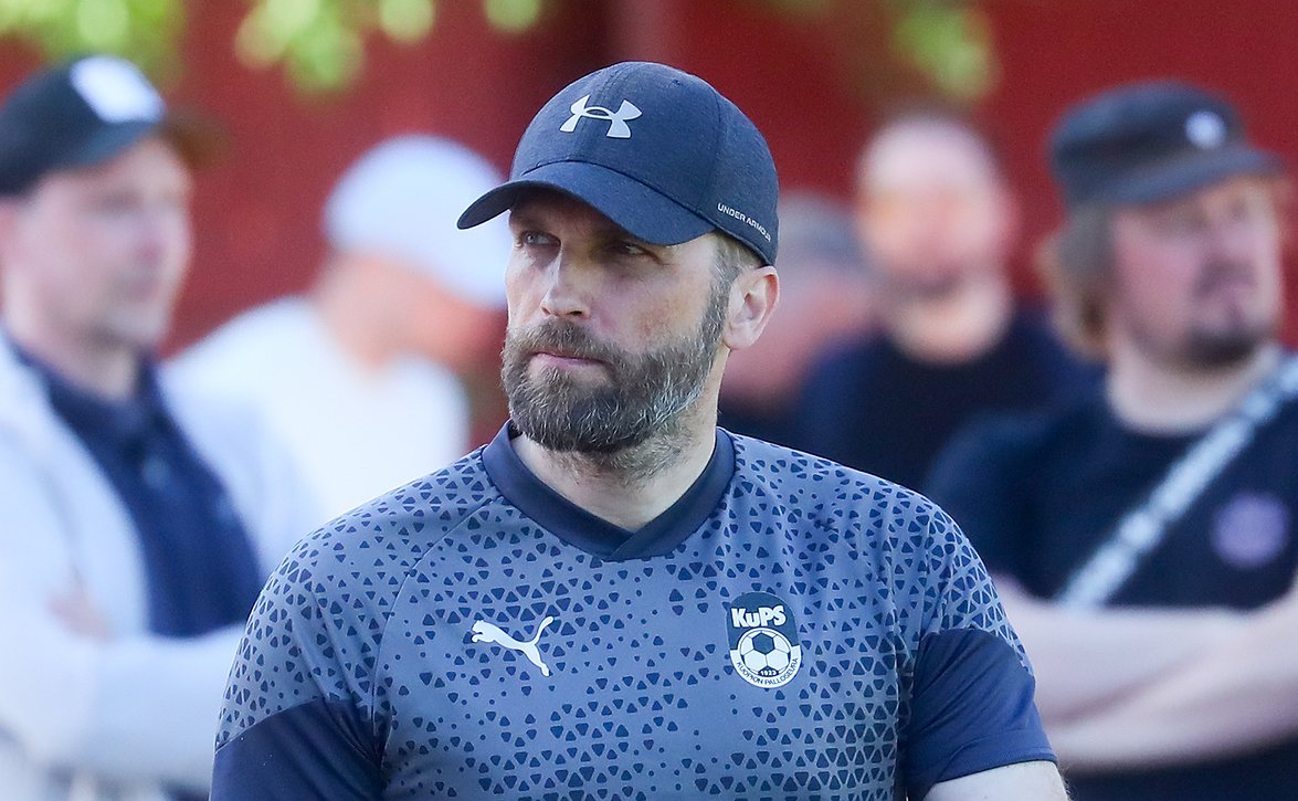 www.veikkausliiga.com