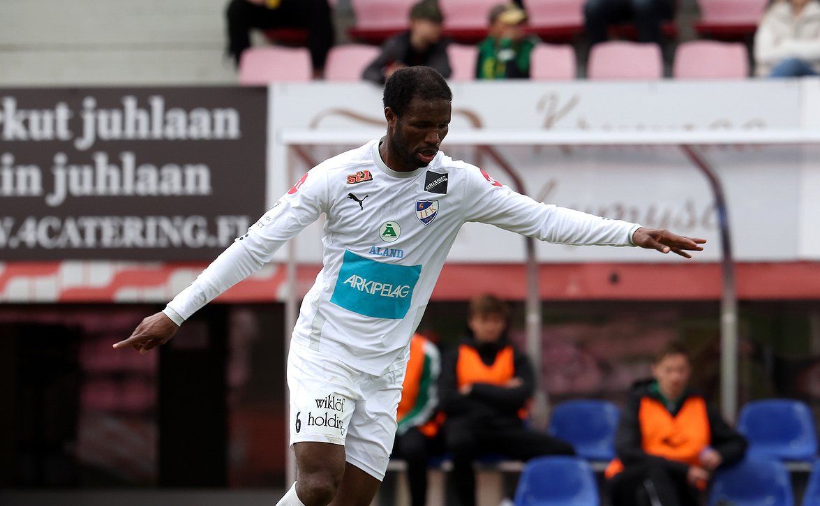 "Yksin kuntosalilla ei ole hauskaa" - Mohammed Abubakari palaa IFK Mariehamnin kokoonpanoon