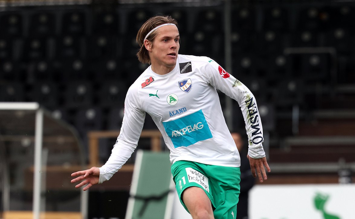 ​Niilo Mäenpää suuntaamassa Puolaan - toinenkin veljeksistä jättämässä IFK Mariehamnin?