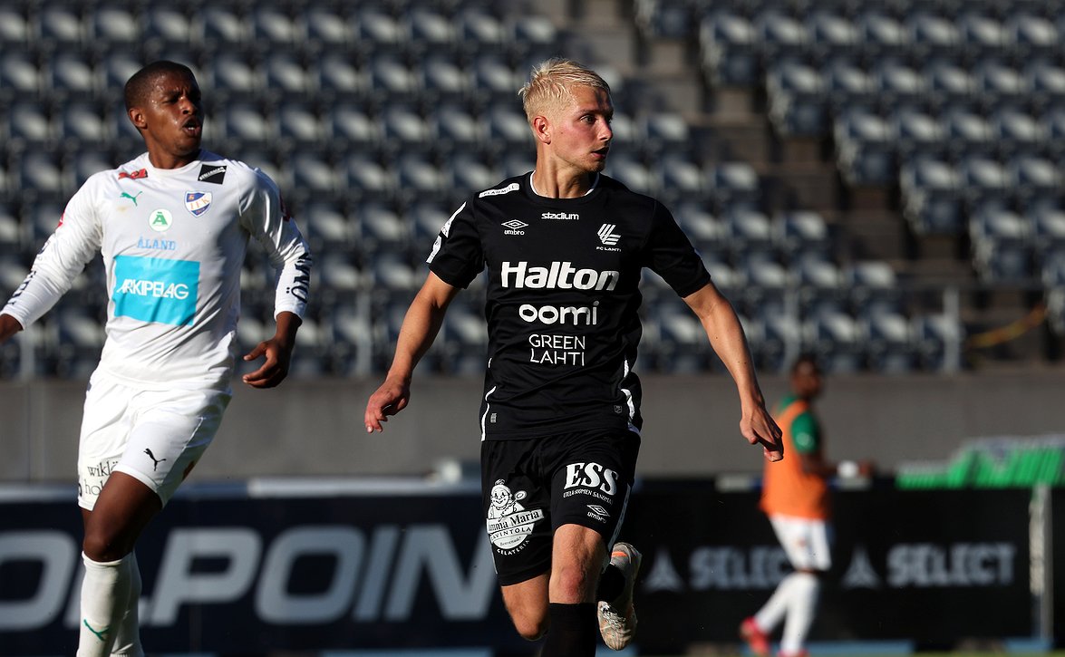 "Tavoitteena pelata urani parasta futista" - Matti Klinga jatkaa FC Lahdessa
