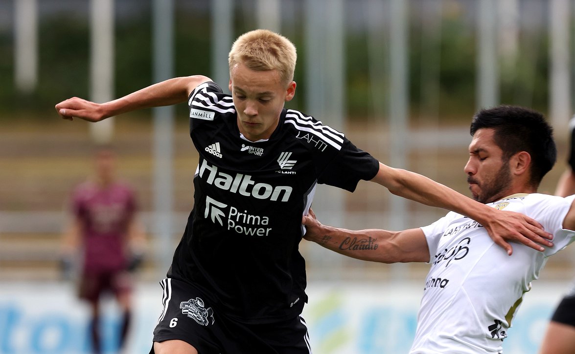 FC Lahden Samuel Pasanen Ajaxin testissä