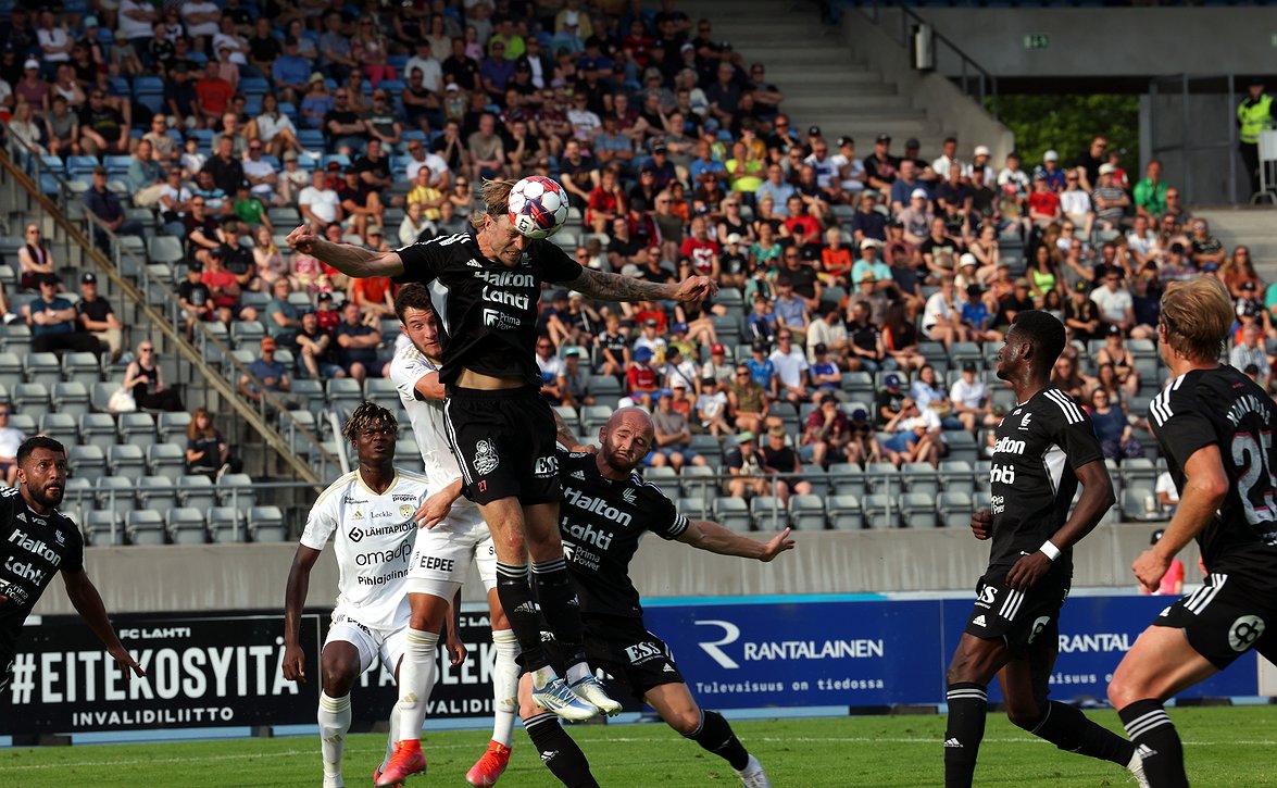 "Paljon arvokasta tietoa" - FC Lahden asiakastyytyväisyyskysely toi tärkeää antia