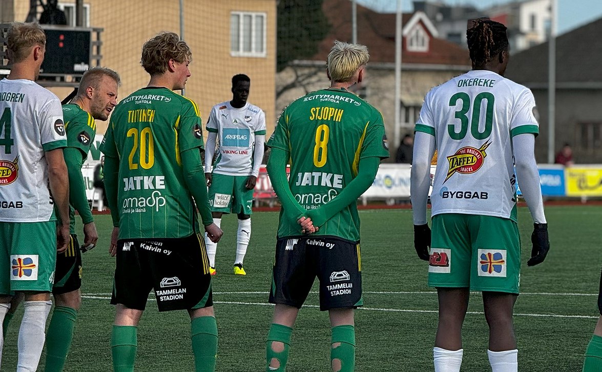 ​"Pelillisesti olemme oikealla tiellä" – Ilves taisteli pisteistä tiukasti vajaamiehisenäkin