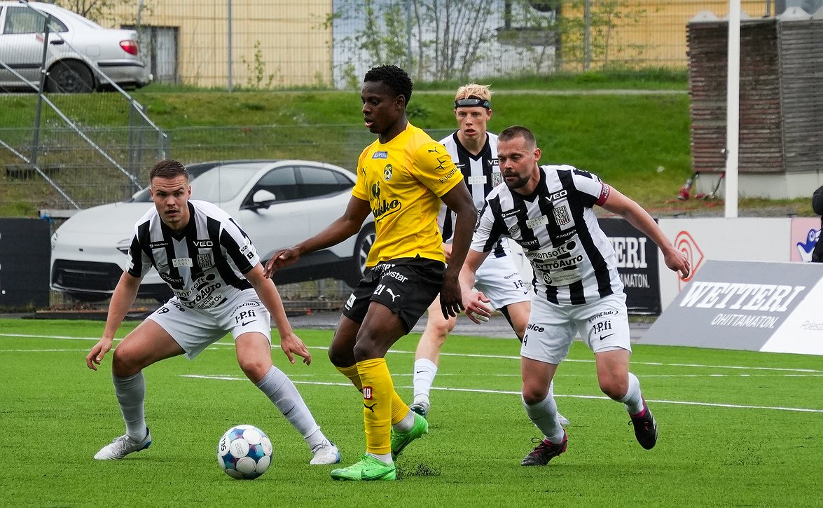 "Tullaan takaisin vielä" - KuPS-luotsi Jarkko Wiss tyynenä toisesta perättäisestä tappiosta huolimatta