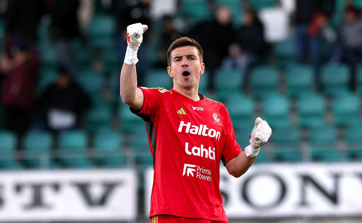 FC Lahden perinteinen Pelipaitahuutokauppa on taas avoinna