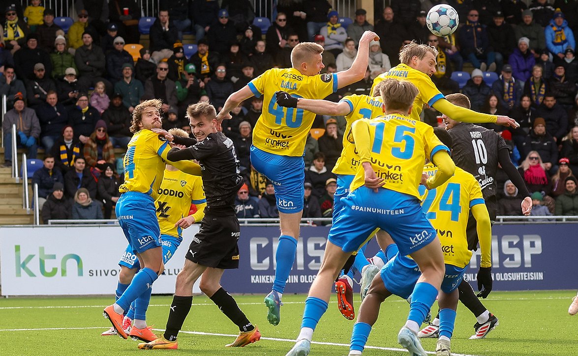 "Meiltä tämä oli hyvä esitys" - KuPS-luotsi Jarkko Wiss tyytyväinen pisteisiin Gnistanilta