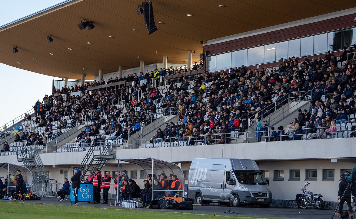 Tue Ukrainaa lauantaina Raatissa - tukijoille pääsylippu AC Oulu - IFK Mariehamn -otteluun