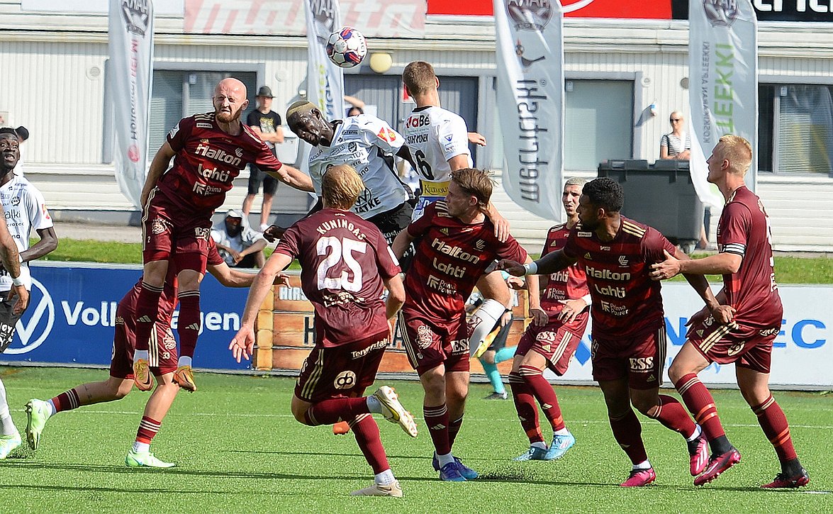 Pistejako Valkeakoskella (FC Haka-FC Lahti 1-1)