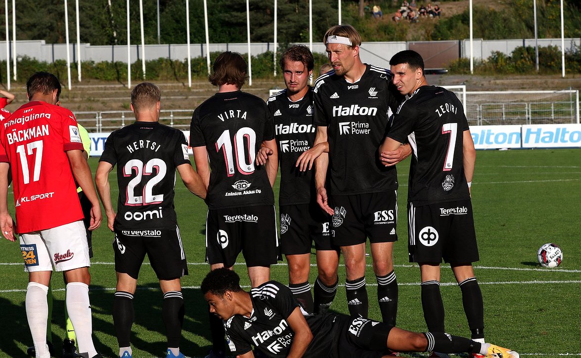 ​"Silmät kiinni palloja boksiin" – FC Lahden Altin Zeqiri jäi kaipaamaan kärsivällisyyttä
