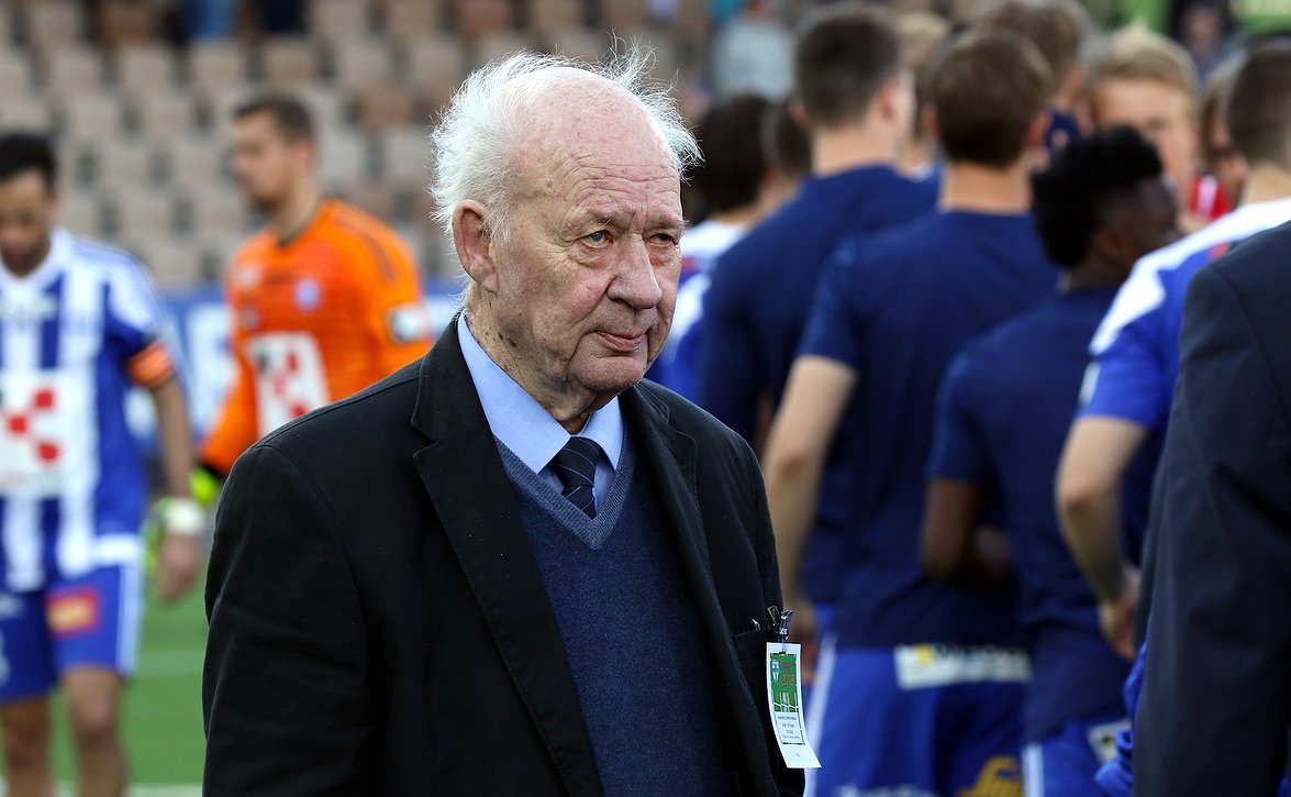 FC Interin perustajalle ja kunniapuheenjohtajalle  Stefan Håkansille liikunnan kultainen ansioristi