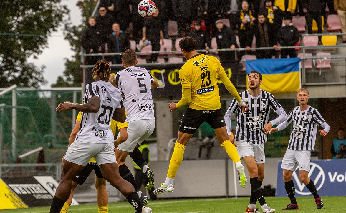 www.veikkausliiga.com