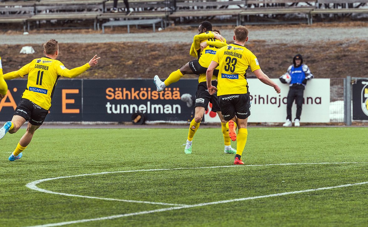 KuPS:n voittokulku jatkuu (KuPS-FC Lahti 2-0)
