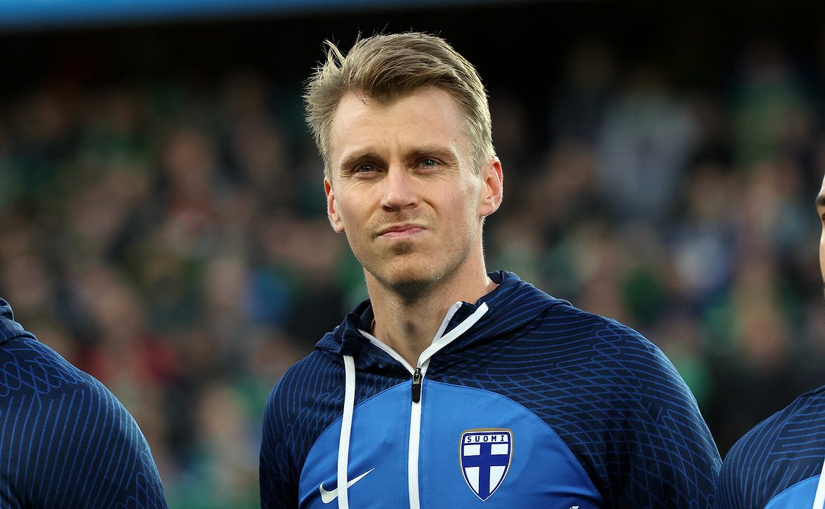 "Odotan Mansea, mustaa makkaraa ja Ilvestä" - Rasmus Schüller innolla DIF-paidassa Ilveksen kimppuun