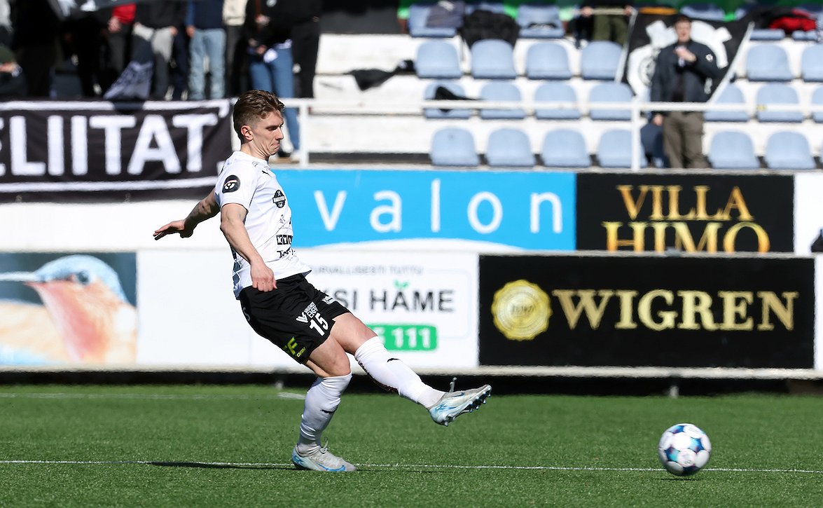 www.veikkausliiga.com