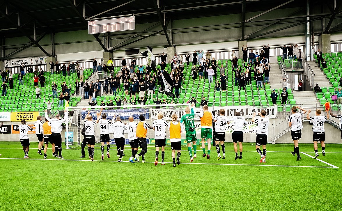Koko Vaasa juhlii sunnuntaina - VPS:n pronssimitalijuhlat Vaasan kauppatorilla