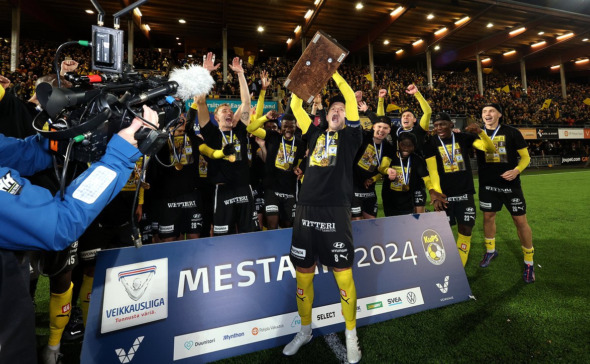 KuPS lisää tähden logoonsa - "Se kertoo vuosikymmenten työstä"