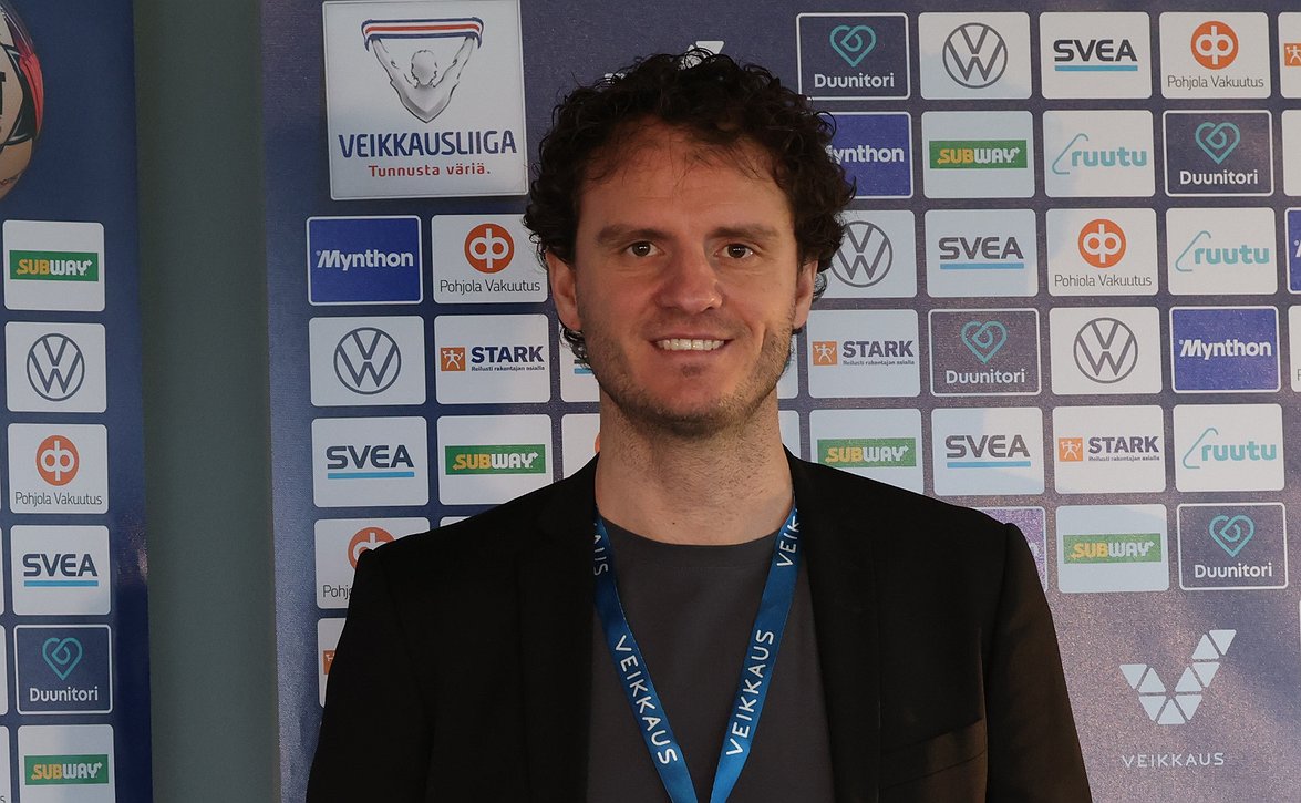 www.veikkausliiga.com