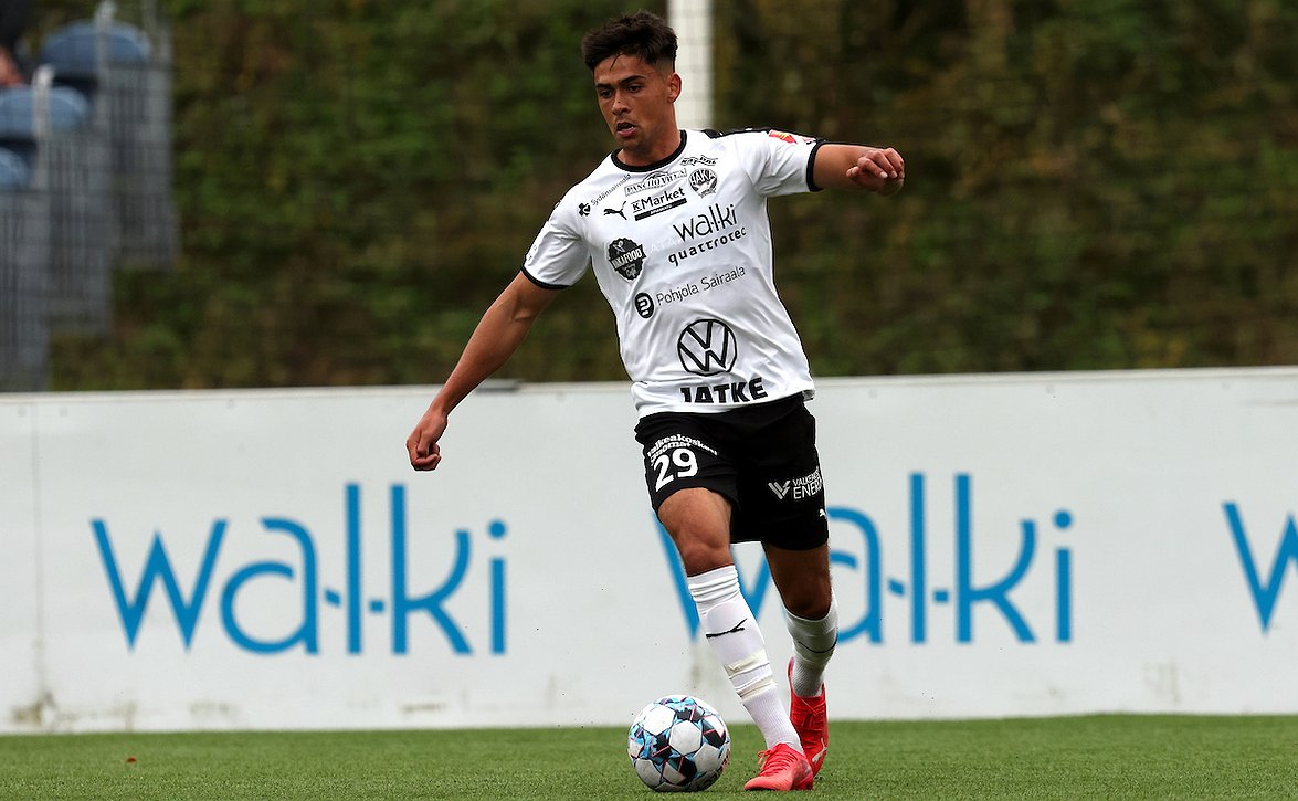 Logan Rogersonilla kova luotto Hakaan – ”Joukkueessa on paljon potentiaalia”