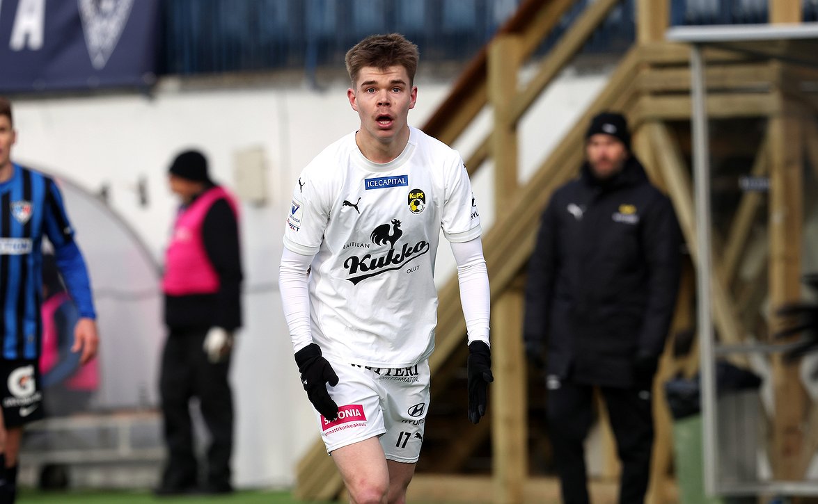 "Vähän kuin viime kaudella" - KuPS:n Arttu Heinonen näkee joukkueen parantavan askel askeleelta
