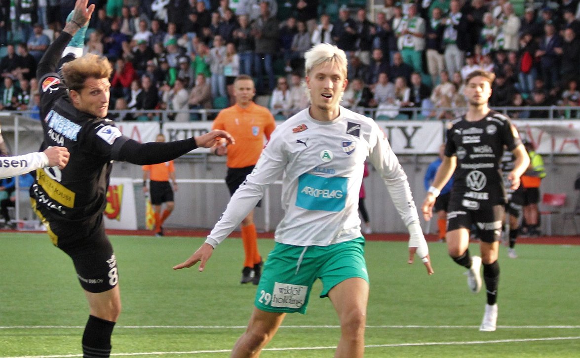 ​IFK Mariehamnille paha takaisku – Patrik Raitanen sivuun kuukausiksi