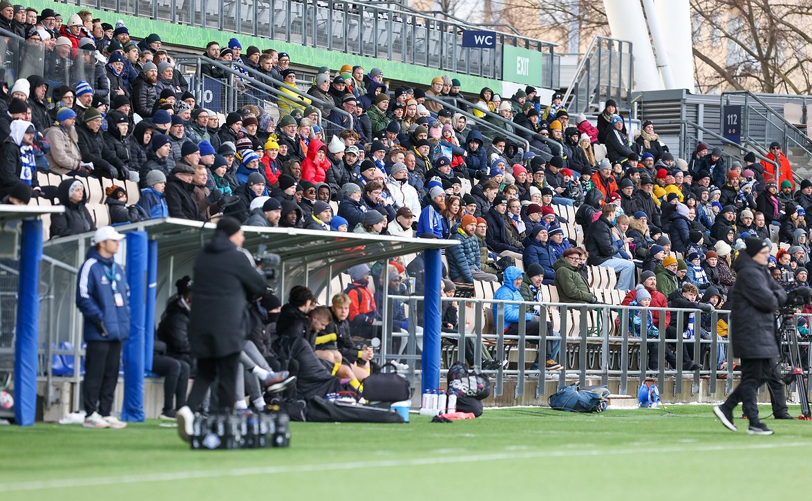 HJK harvinaisesta tilanteesta tiistain Gnistan-otteluun - "Rauhallinen ja keskittynyt tunnelma"