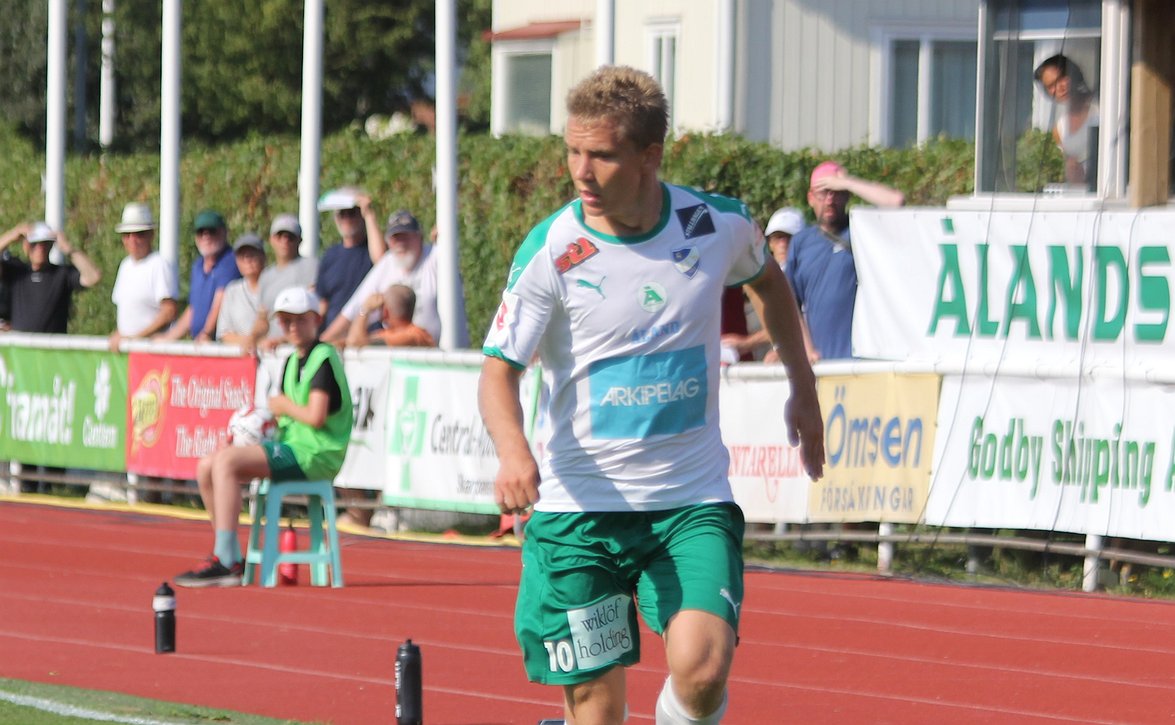 ​IFK Mariehamnin Robin Sid tuntee SJK:n – "He haluavat pitää palloa ja hallita peliä"