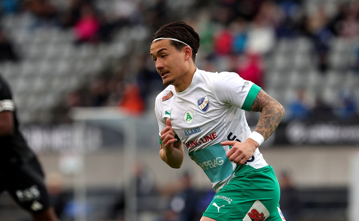 www.veikkausliiga.com