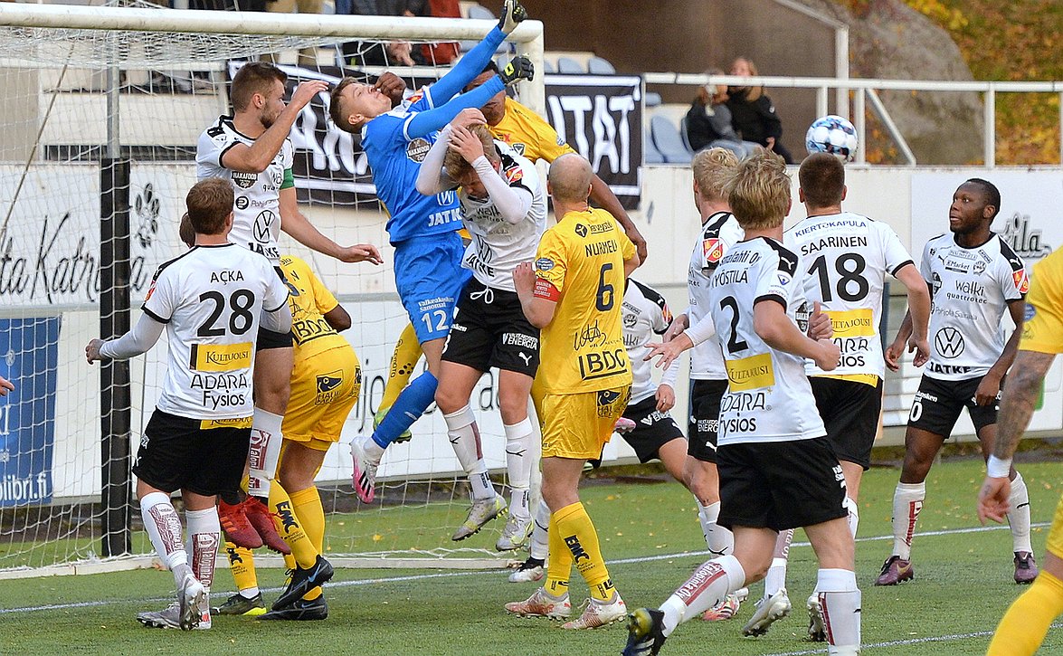 FC Hakan pelaajia tavattavissa Valkeakosken Joulumarkkinoilla