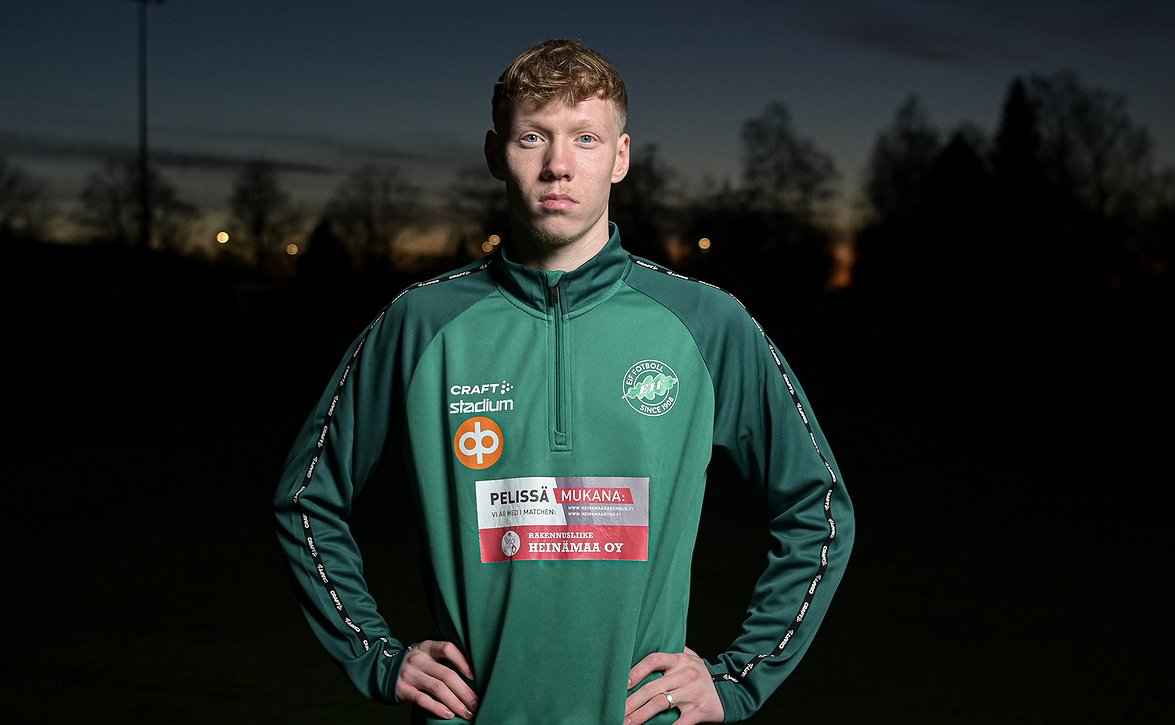 ​"Olen valmis taistelemaan paikasta joukkueessa" – Emil Pallas siirtyy HIFK:sta EIF-paitaan